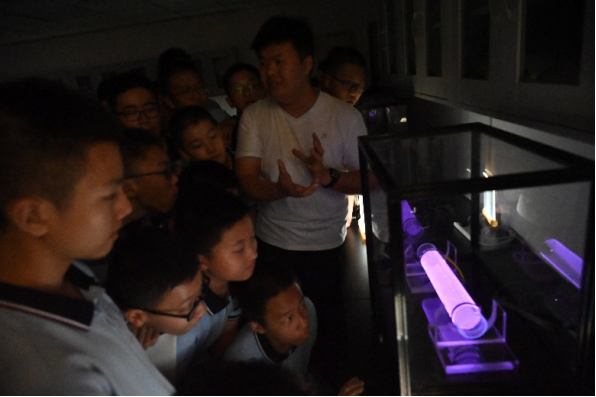 奇妙的物质第四态——交大附中学生走进放电等离子体主题科普平台